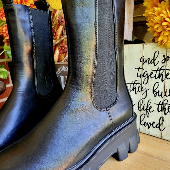 Extreme Chunky Sole Calf High Chelsea Boots - Picture 6 of 10